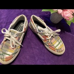 converse shoes checkered